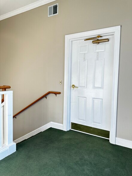 More Photos Of 406 Blankenbaker Pky, Louisville Office For Sale