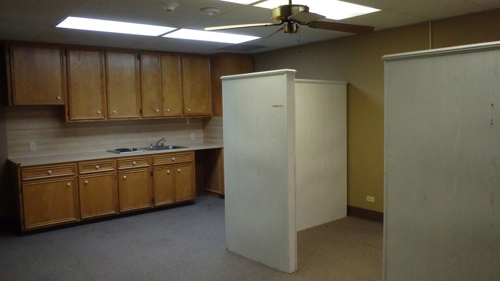 More Photos Of 1308 Boston Ave, Nederland Bank For Sale