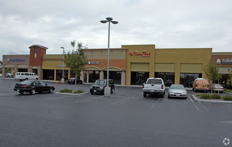 More Photos Of 3020 Floyd Ave, Modesto General Retail For Lease