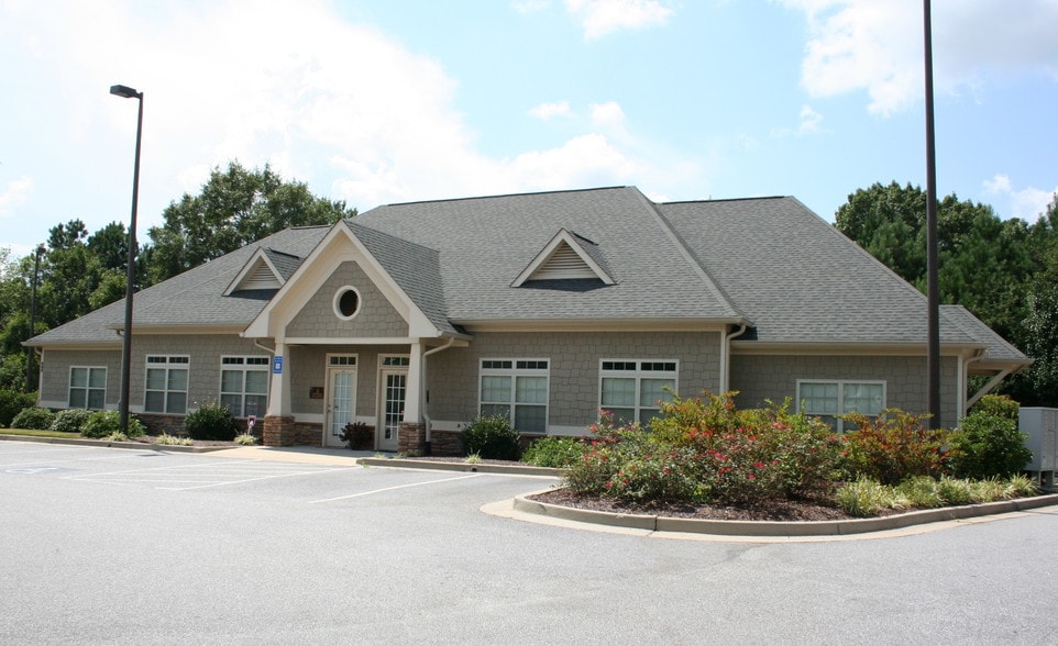 More Photos Of 4910 Old Jonesboro Rd, Union City Office For Lease