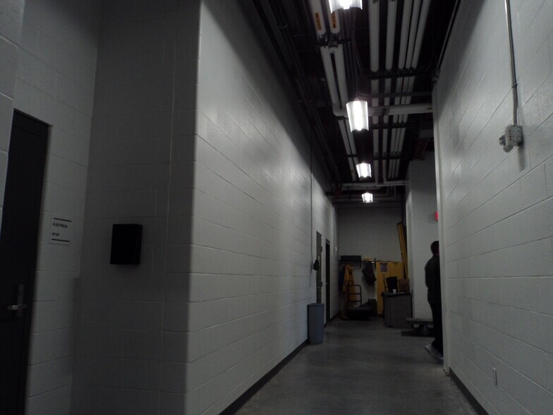 More Photos Of 2020 Innovation Ct, De Pere Office For Lease