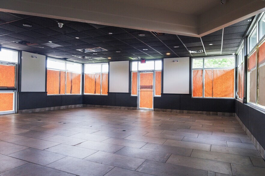 More Photos Of 901 E Broadway Ave, North Little Rock General Retail For Sale