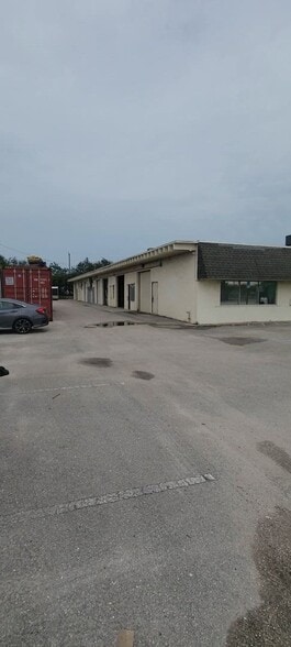 More Photos Of 6900 Barbour Rd, Riviera Beach Manufacturing For Lease