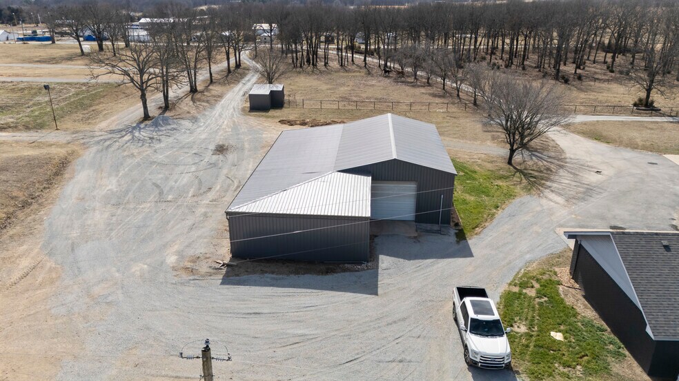 More Photos Of 13354 E 520 Rd, Colcord Sports And Entertainment For Sale