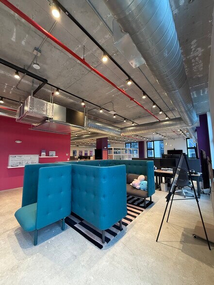 More Photos Of 222 NW 24th St, Miami Office Residential For Lease