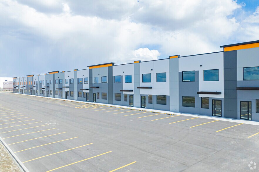 Primary Photo Of 11 Heatherglen Pl, Calgary Warehouse For Lease
