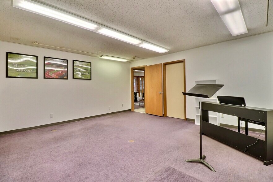 More Photos Of 230 E 22nd St, Fremont Medical For Sale