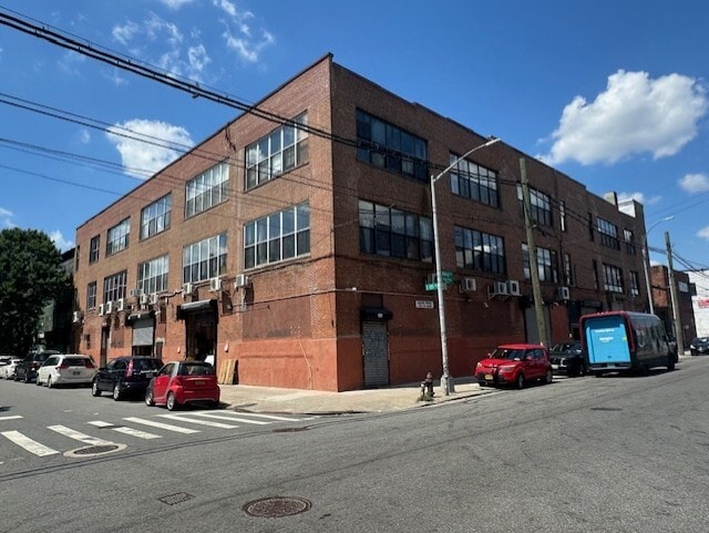 More Photos Of 175 Walnut Ave, Bronx Warehouse For Lease
