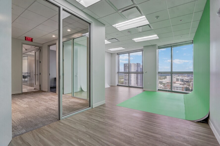 More Photos Of 111 N Magnolia Ave, Orlando Office For Lease