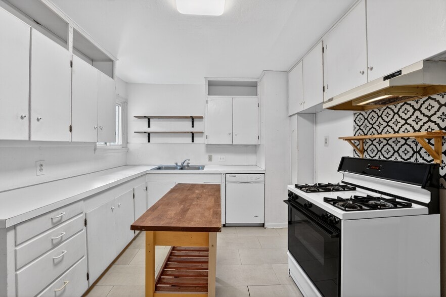 More Photos Of 1518 Parkway, Austin Multifamily For Sale