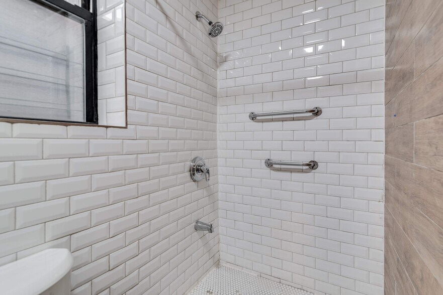 More Photos Of 215 Buffalo Ave, Brooklyn Apartments For Sale