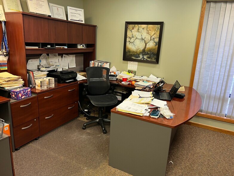 More Photos Of 535 S York Rd, Bensenville Flex For Sale