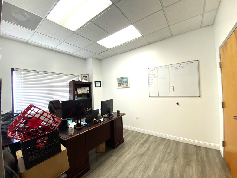 More Photos Of 116 Cromer Rd, West Columbia Light Distribution For Lease