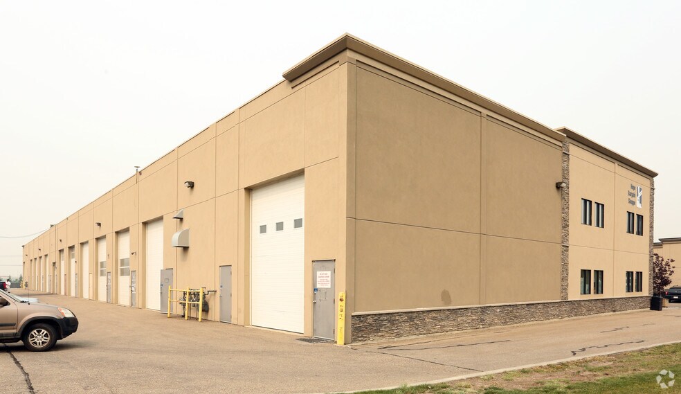 More Photos Of 2403-2447 Ellwood Dr, Edmonton Light Distribution For Lease