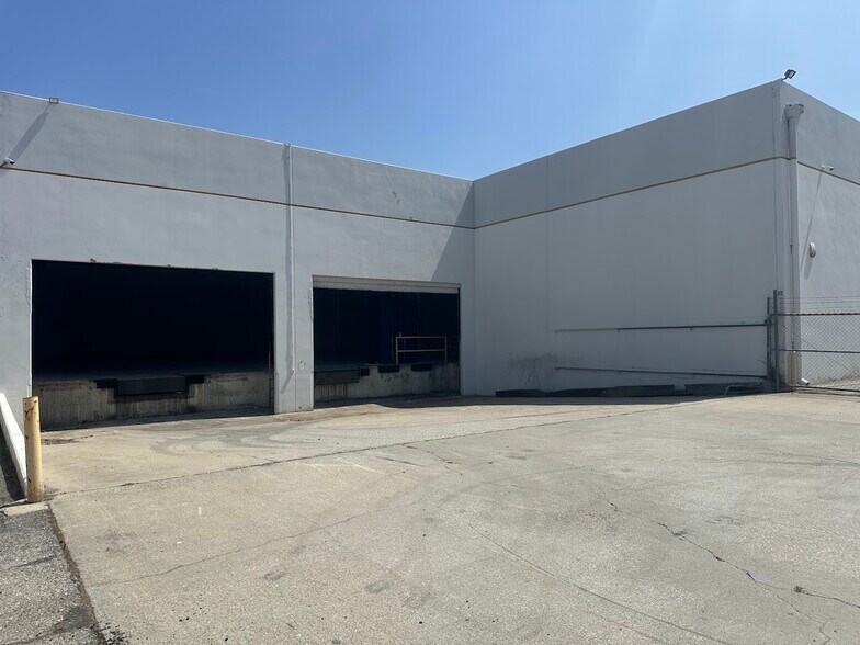More Photos Of 1315 S Johnson Dr, City of Industry Warehouse For Lease