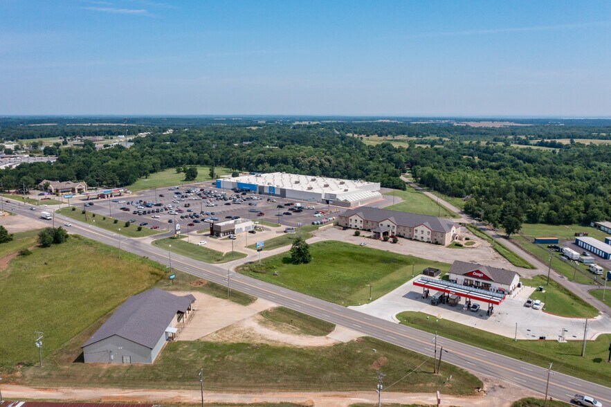 More Photos Of 1910 E Jackson St, Hugo Freestanding For Sale