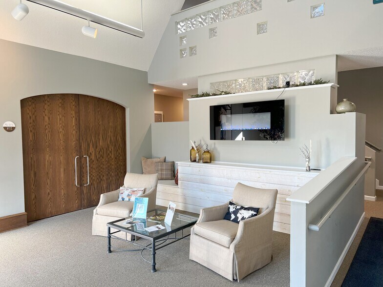 More Photos Of 315 E River Rd, Brainerd Loft Creative Space For Lease