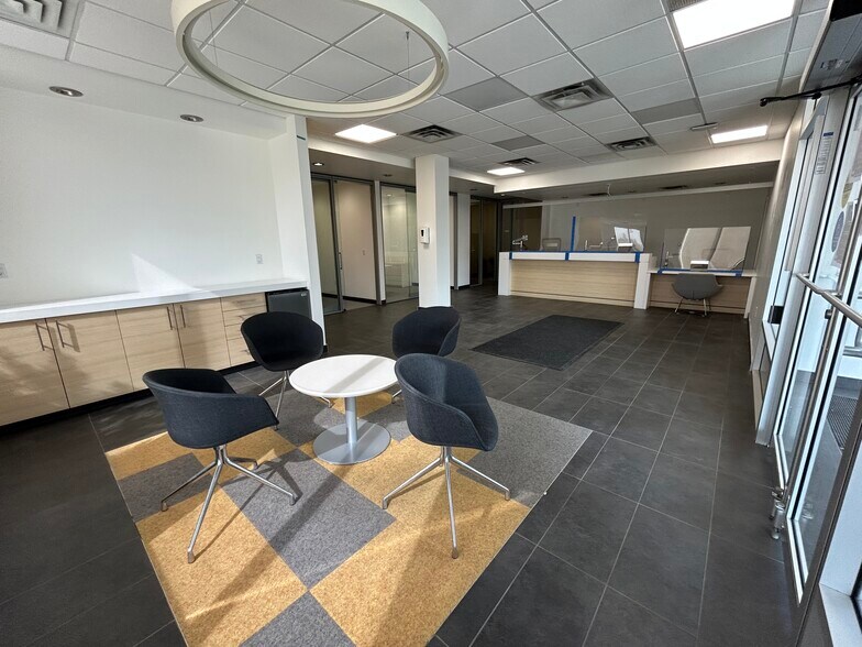 More Photos Of 11812 121 St NW, Edmonton Office For Lease