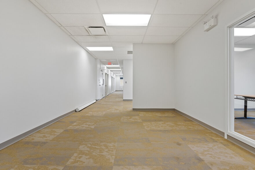 More Photos Of 10235 124th St, Edmonton Medical For Lease