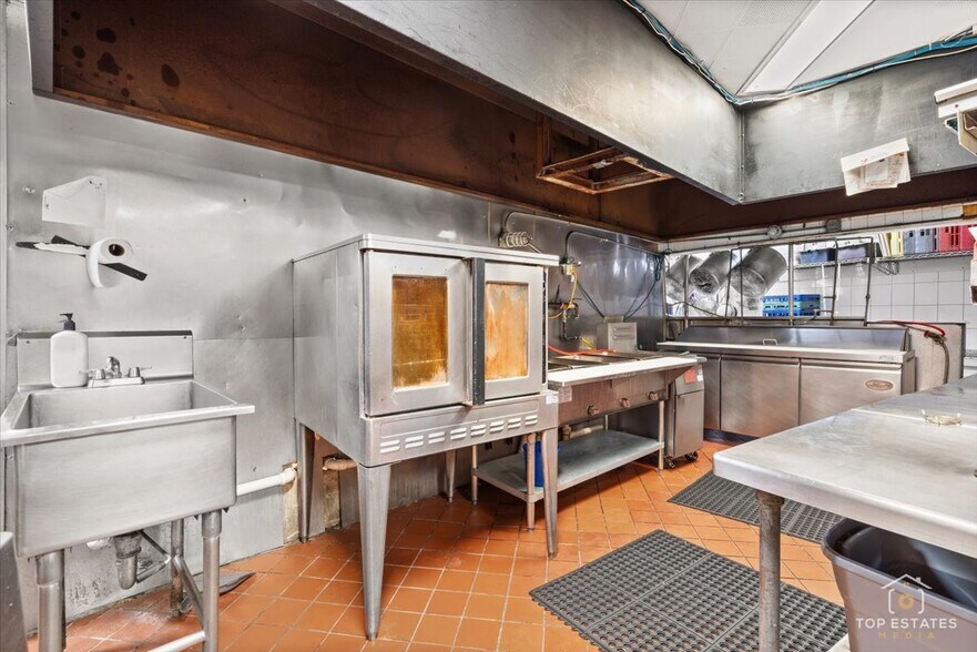 More Photos Of 320 N 2nd St, St Charles Restaurant For Sale