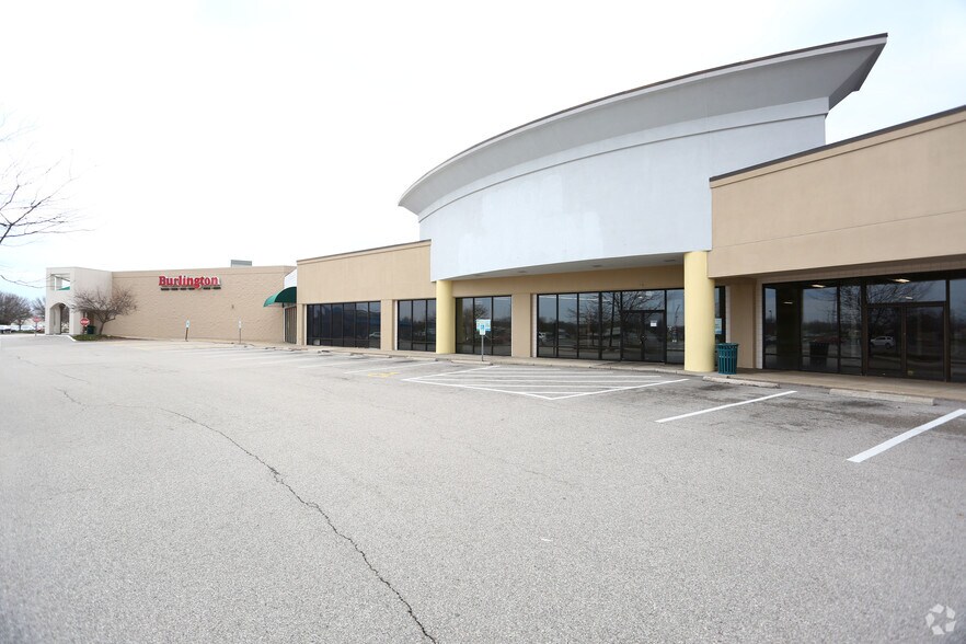 More Photos Of 1-125 Plaza Dr, Fairview Heights Storefront For Lease