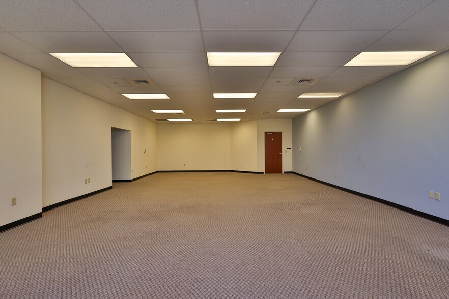 More Photos Of 1 E Broad St, Bethlehem Medical For Sale