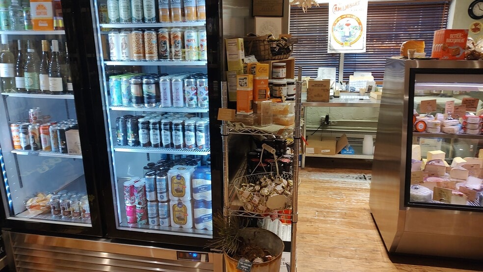 More Photos Of 135 Westboro Rd, North Grafton Storefront For Lease