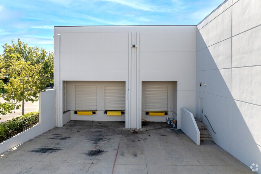 More Photos Of 12251 Iavelli Way, Poway Manufacturing For Sale