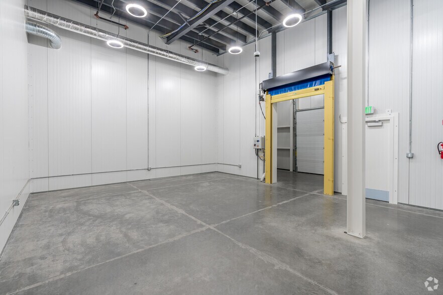 More Photos Of 7897 Randolph Rd NE, Moses Lake Manufacturing For Sale