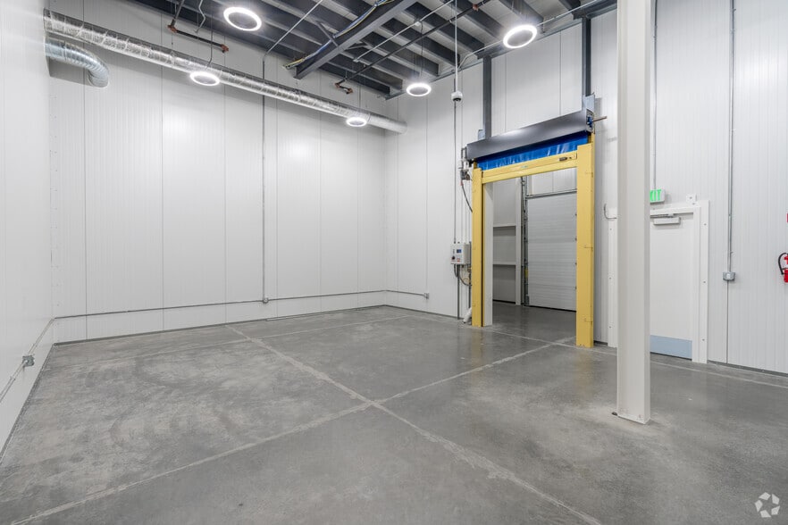 More Photos Of 7897 Randolph Rd NE, Moses Lake Manufacturing For Lease