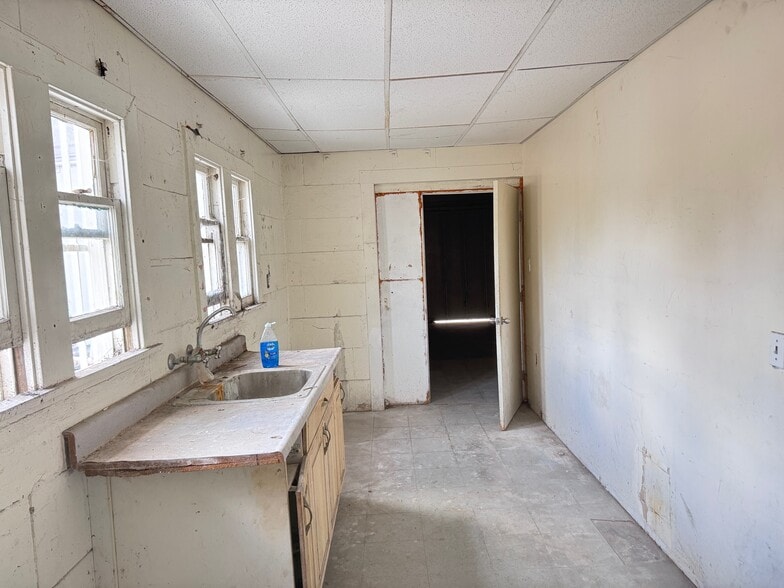 More Photos Of 9065 Jeff St, Bellflower Auto Repair For Sale