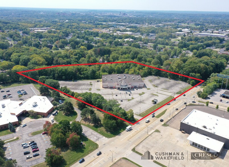 More Photos Of 1210 Independence Ave, Akron Movie Theatre For Sale