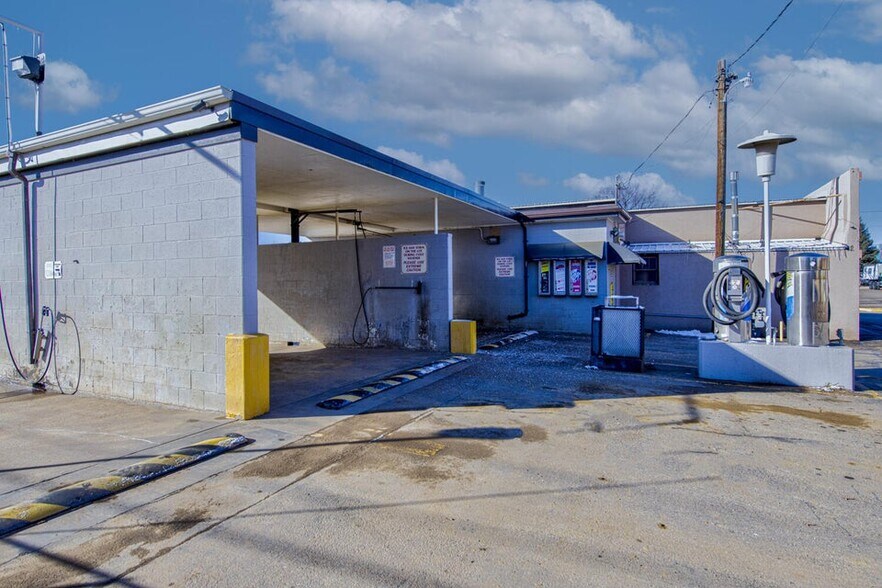 More Photos Of 802 Main St, Walsenburg General Retail For Sale