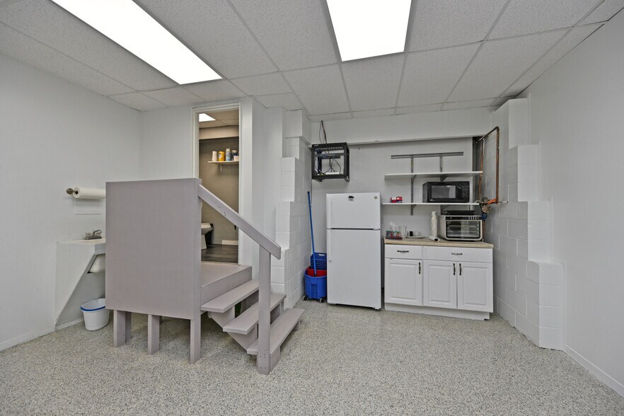 More Photos Of 340 W Main St, Batavia Office For Sale