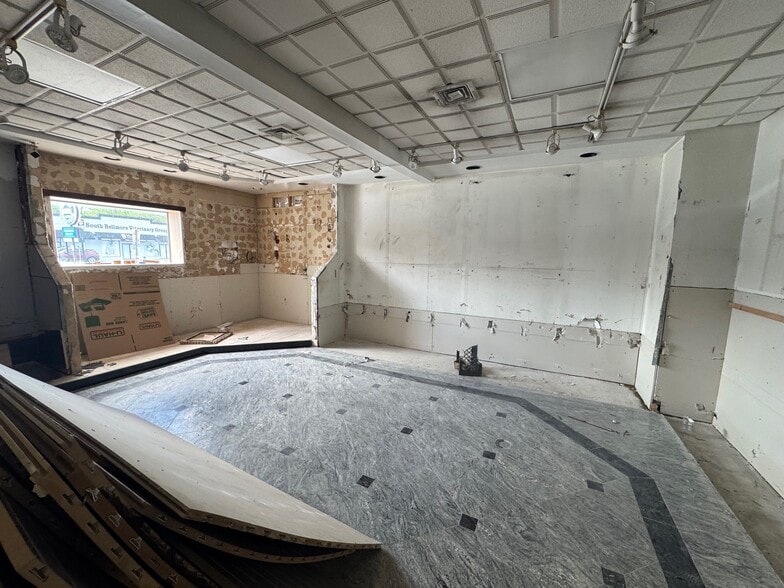 More Photos Of 2515 Merrick Rd, Bellmore Showroom For Lease