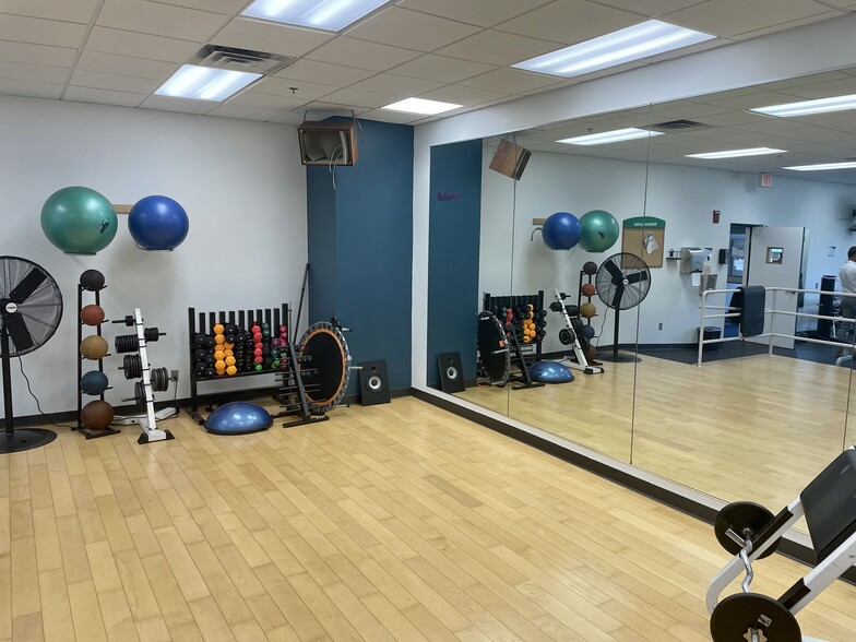 More Photos Of 480 Jefferson Blvd, Warwick Office For Sale