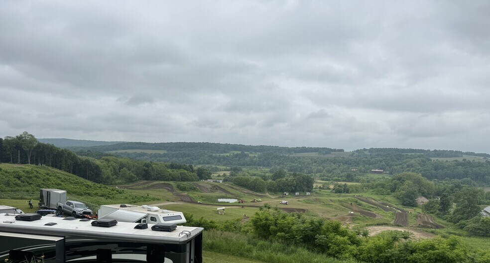 More Photos Of 224 Michael Ln, New Berlin Racetrack For Sale