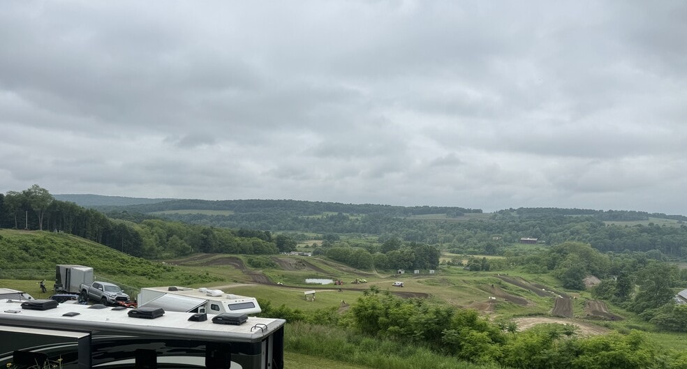 More Photos Of 224 Michael Ln, New Berlin Racetrack For Sale