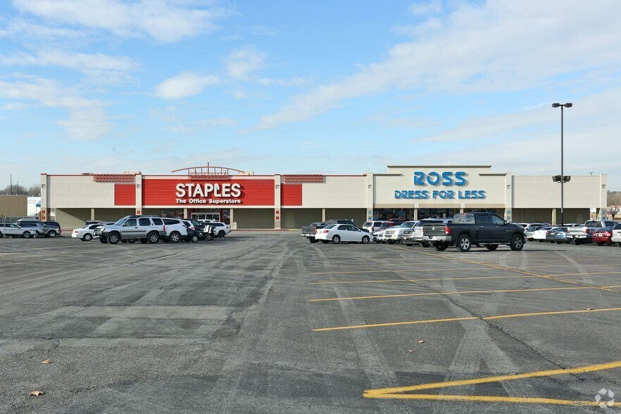 More Photos Of 4043 Riverdale Rd, Riverdale General Retail For Sale