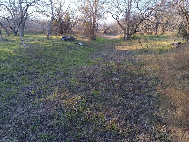 More Photos Of 1190 Dickerson Rd, Lockhart Land For Sale