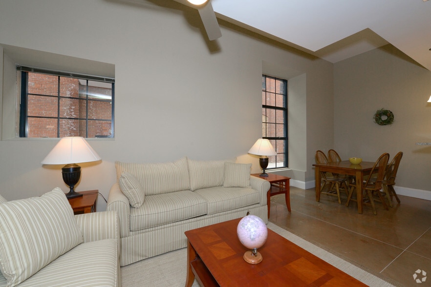 More Photos Of 12 Eagle St, Providence Apartments For Lease