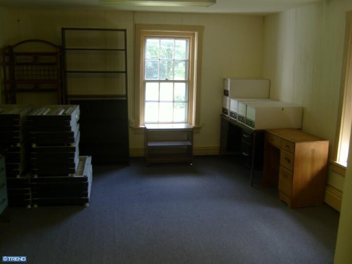 More Photos Of 46 Hilltown Pike, Line Lexington Office For Sale