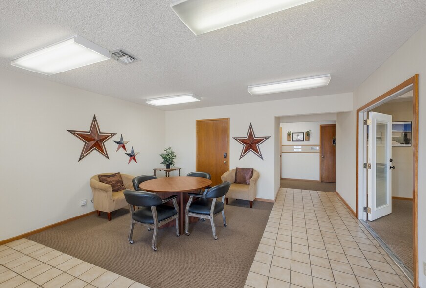 More Photos Of 14893 Bandera Rd, Helotes Office For Lease