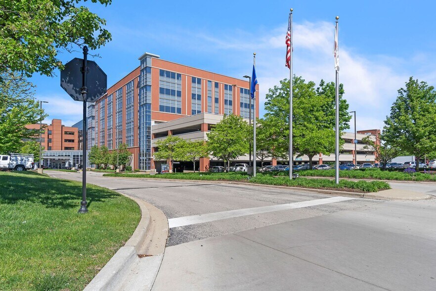 More Photos Of 800 Biesterfield Rd, Elk Grove Village Medical For Lease