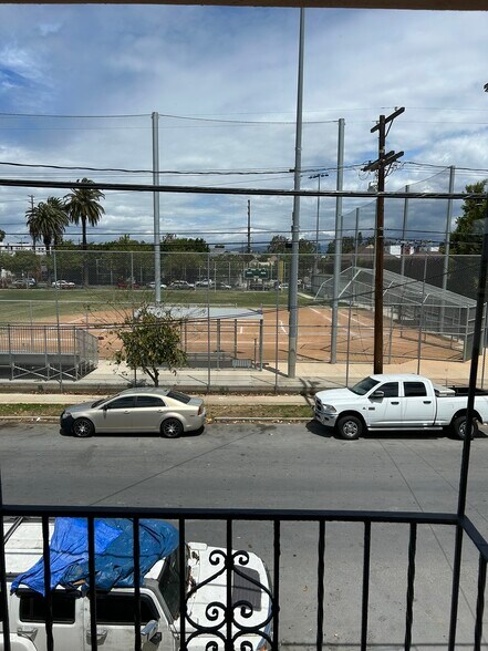 More Photos Of 1506 W 36th St, Los Angeles Apartments For Sale