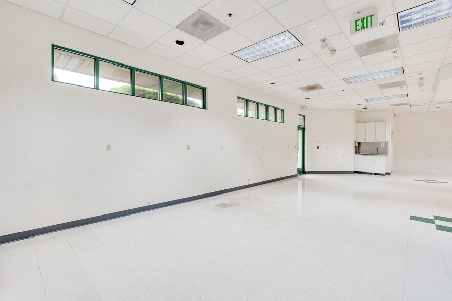 More Photos Of 222 I St, Los Banos Office For Lease