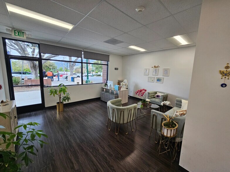More Photos Of 2355-2357 Honolulu Ave, Montrose Office For Lease