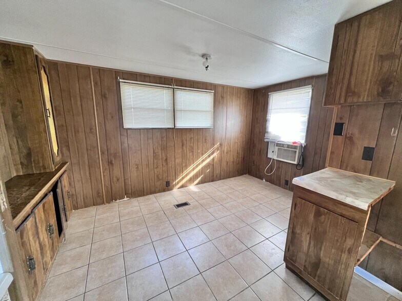 More Photos Of 409 N Commercial Ave, Wallace Apartments For Sale