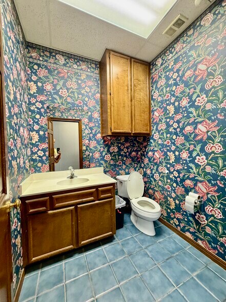 More Photos Of 3560 Delaware St, Beaumont Medical For Sale