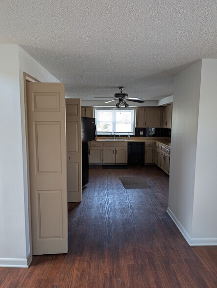 More Photos Of 1952 Kensington Ave, Buffalo Restaurant For Lease